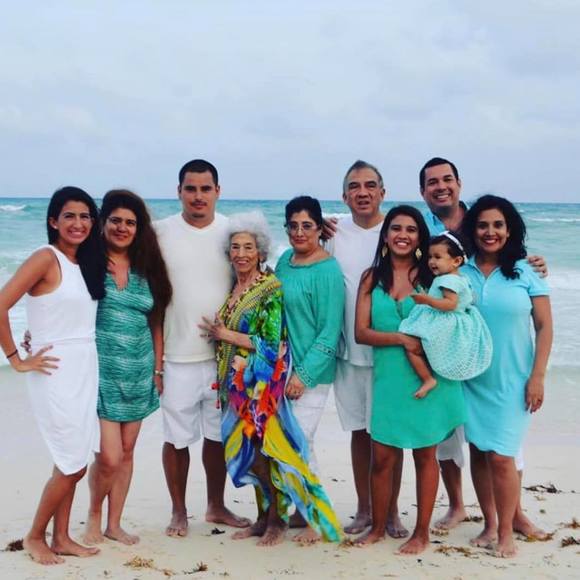 Meet your Posher, Nydia - Picture 1 of 1